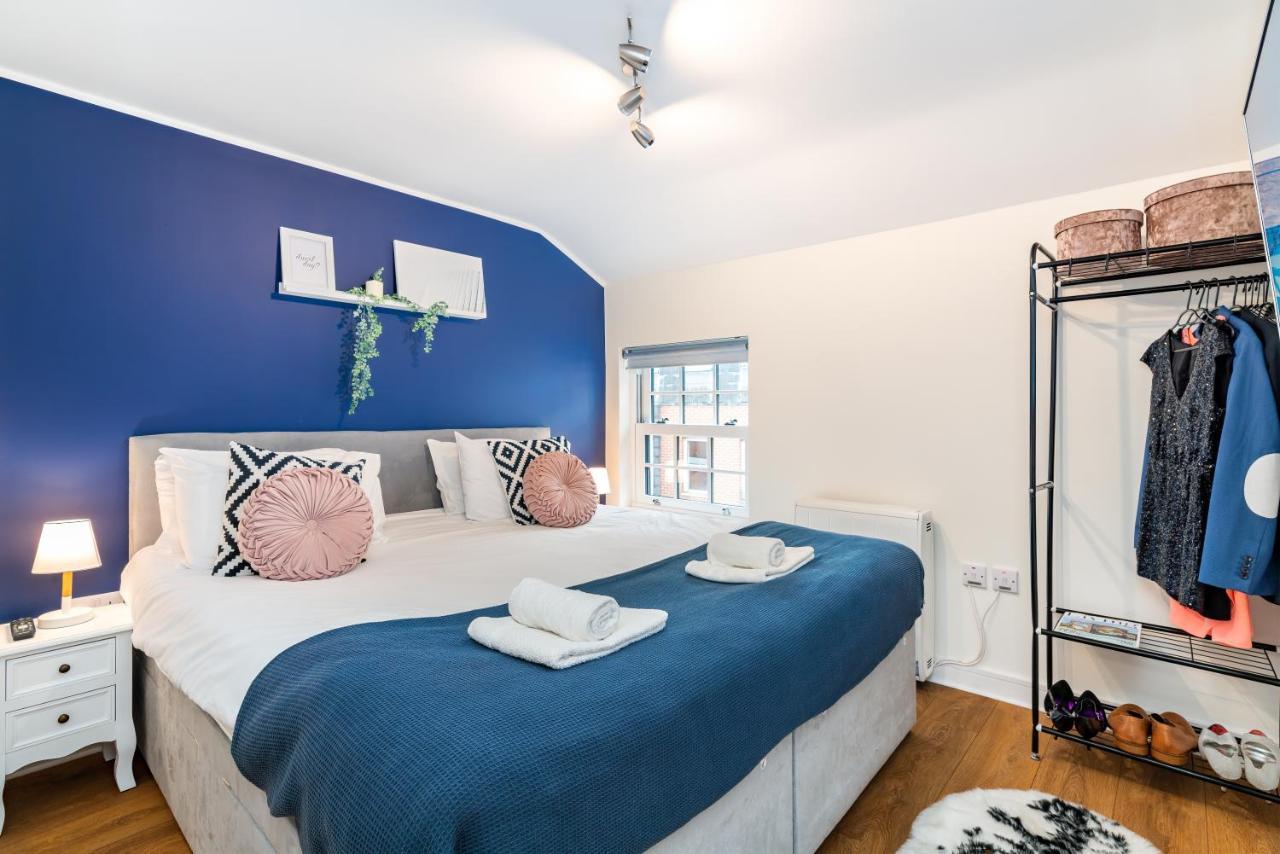 Town Center Apartment With 55” Smart Tv+Netflix Andover Dış mekan fotoğraf